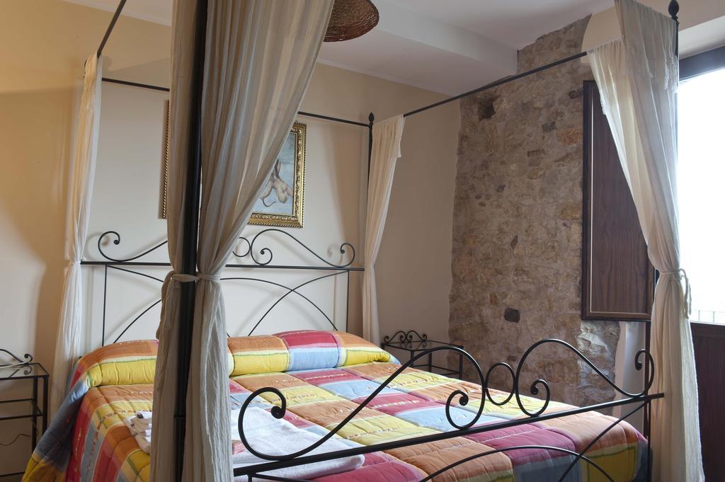 Holiday House  Pietra viva Castelnuovo Parano Camera foto